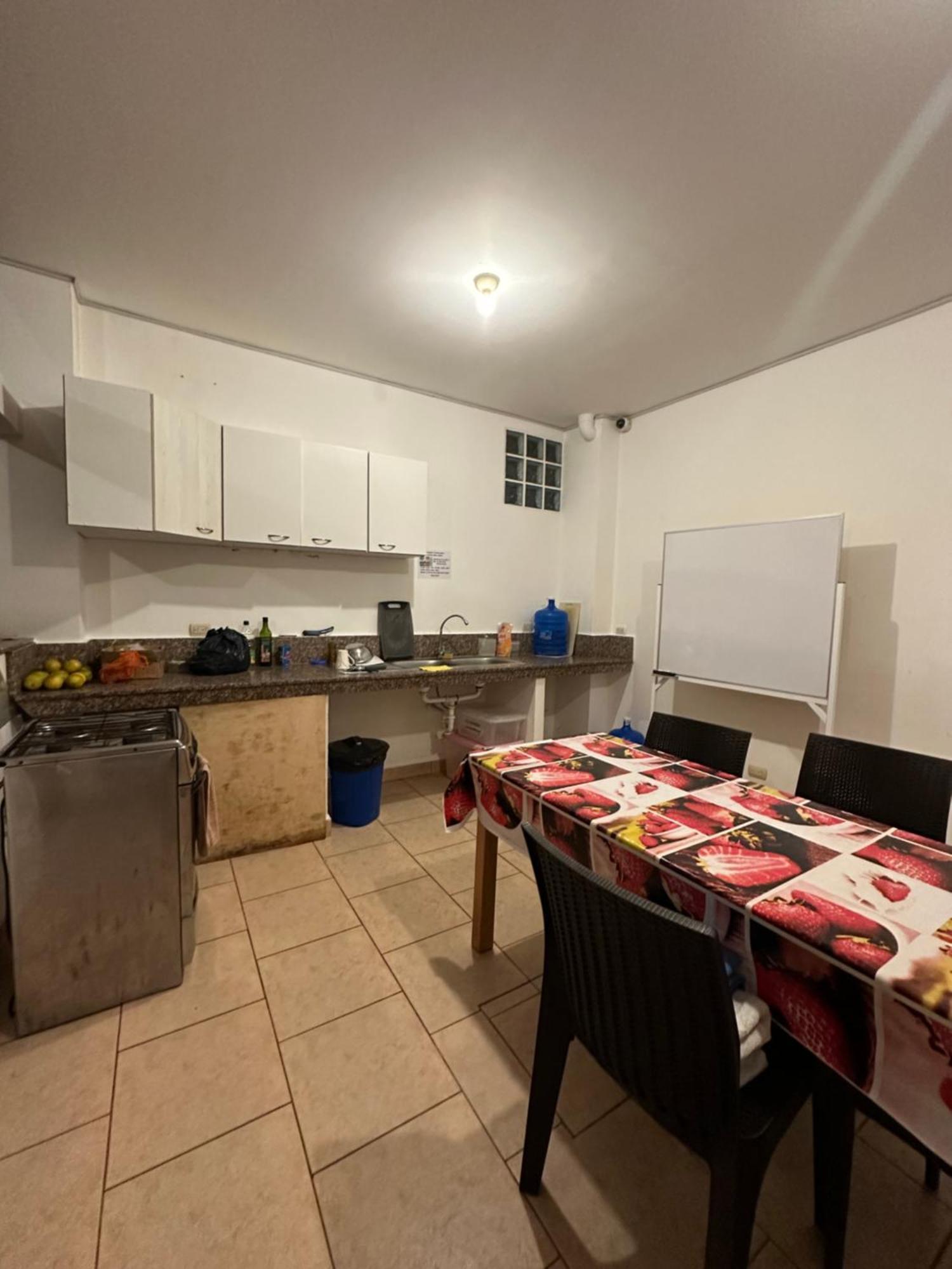 Hostal Yaku Montañita Eksteriør billede