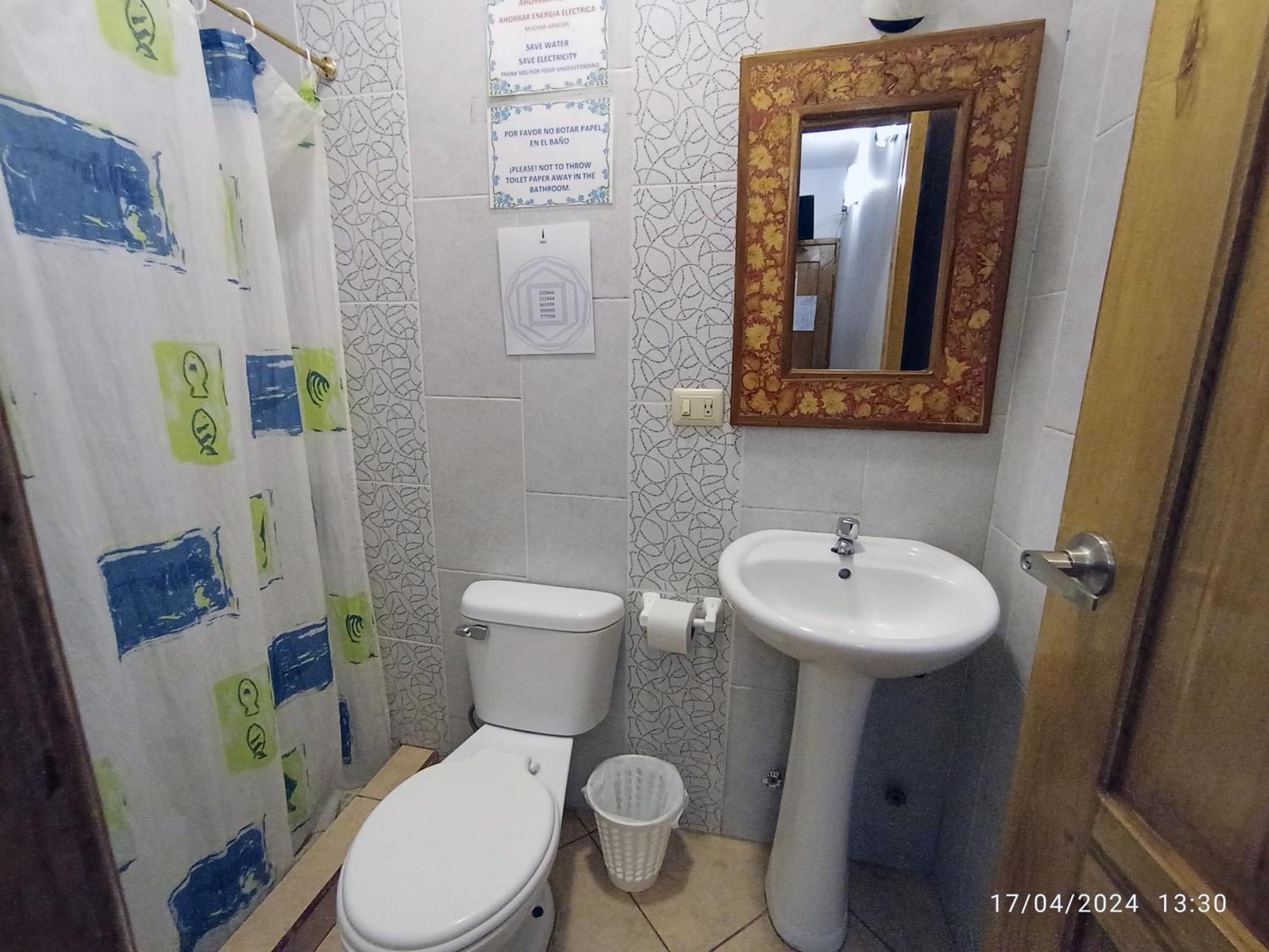 Hostal Yaku Montañita Eksteriør billede