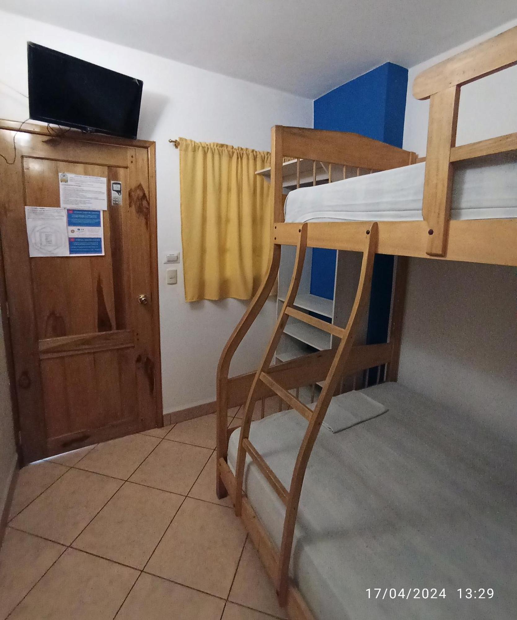 Hostal Yaku Montañita Eksteriør billede
