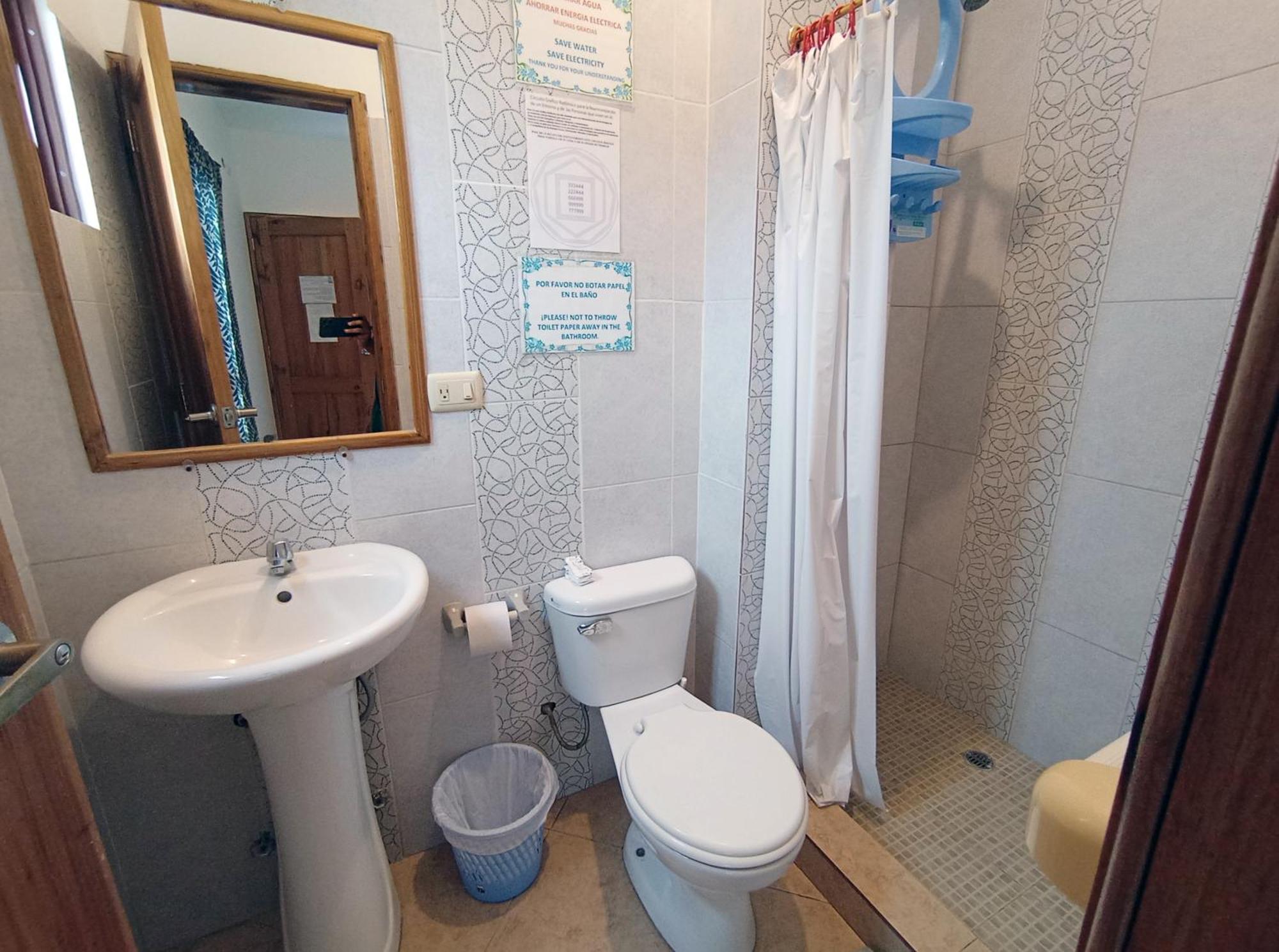 Hostal Yaku Montañita Eksteriør billede