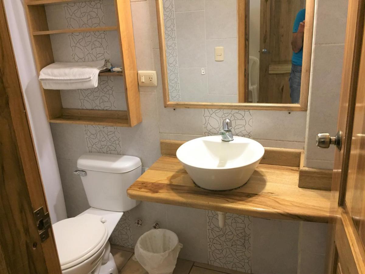 Hostal Yaku Montañita Eksteriør billede