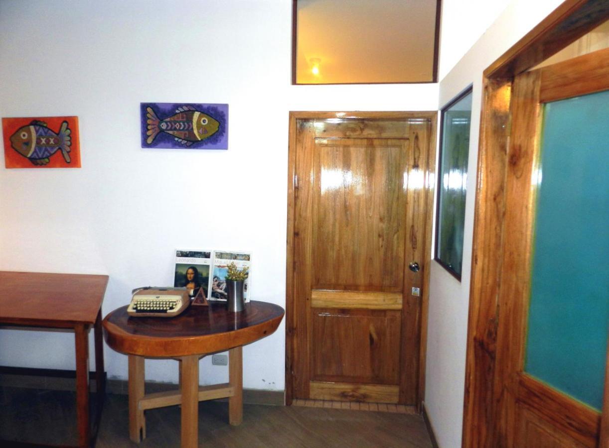 Hostal Yaku Montañita Eksteriør billede
